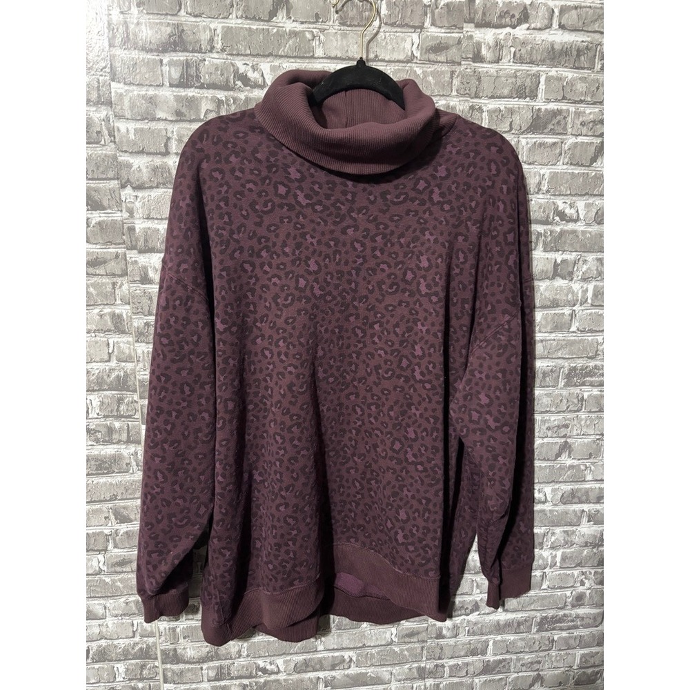 American Eagle Leopard‎ Sweatshirt